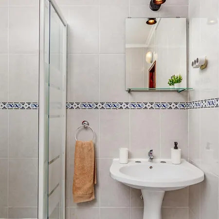 Mada House's Ii * Sesimbra