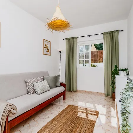 Mada House's Ii * Sesimbra