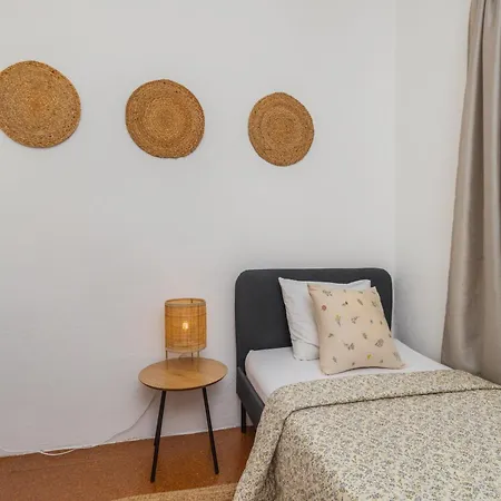 Casa de Férias Peaceful Retreat Near And Meco - Mada House's Ii