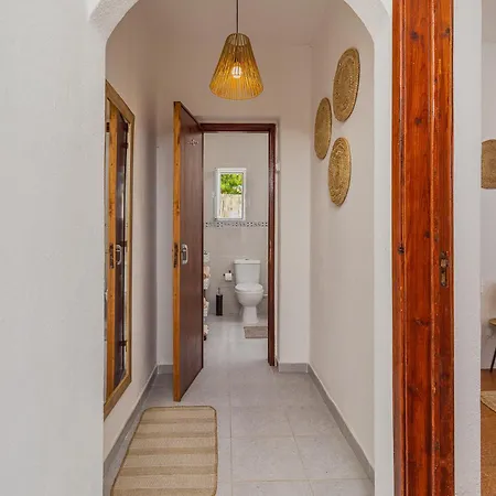 Peaceful Retreat Near And Meco - Mada House's Ii *