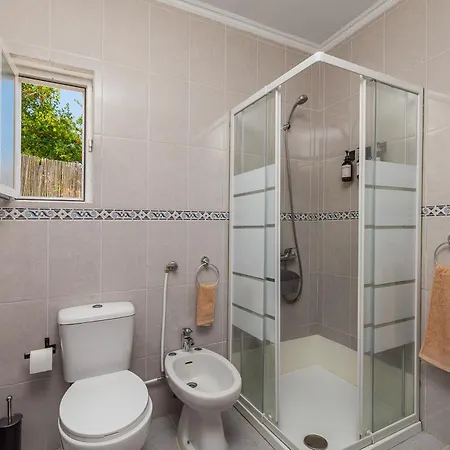 Casa de Férias Peaceful Retreat Near And Meco - Mada House's Ii