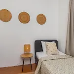 Дом отдыха Peaceful Retreat Near And Meco - Mada House's Ii