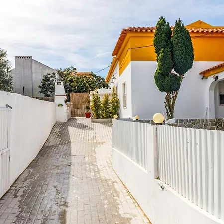 Holiday home Mada House's Ii Sesimbra