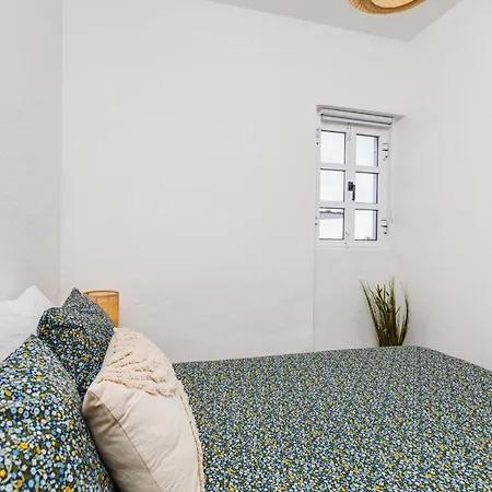 Mada House's Ii * Sesimbra