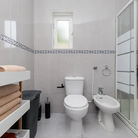 Peaceful Retreat Near And Meco - Mada House's Ii