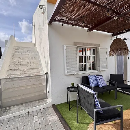Peaceful Retreat Near And Meco - Mada House's Ii *